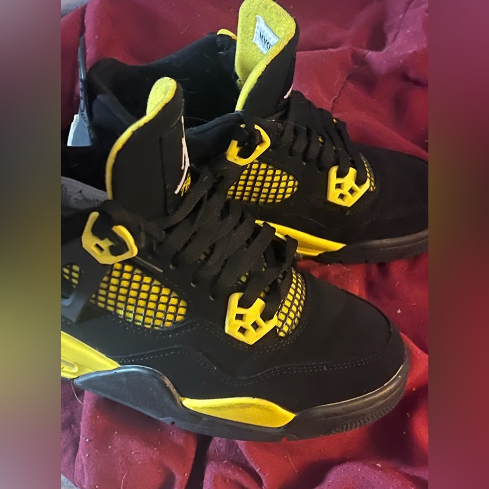 thunder jordan 4s